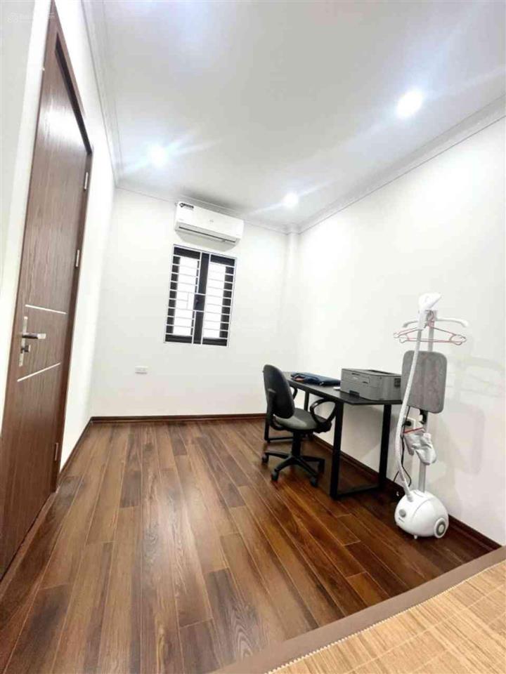Ngọc trì nhà dân xây 42m 3 tầng 3 ngủ full nội thất nhỉnh 7 tỷ