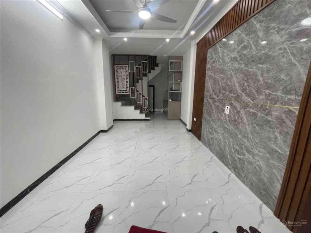 Hơn 5 tỷ có nhà mới trung tâm phúc lợi ô tô đỗ cổng full nội thất 3pn khép kín
