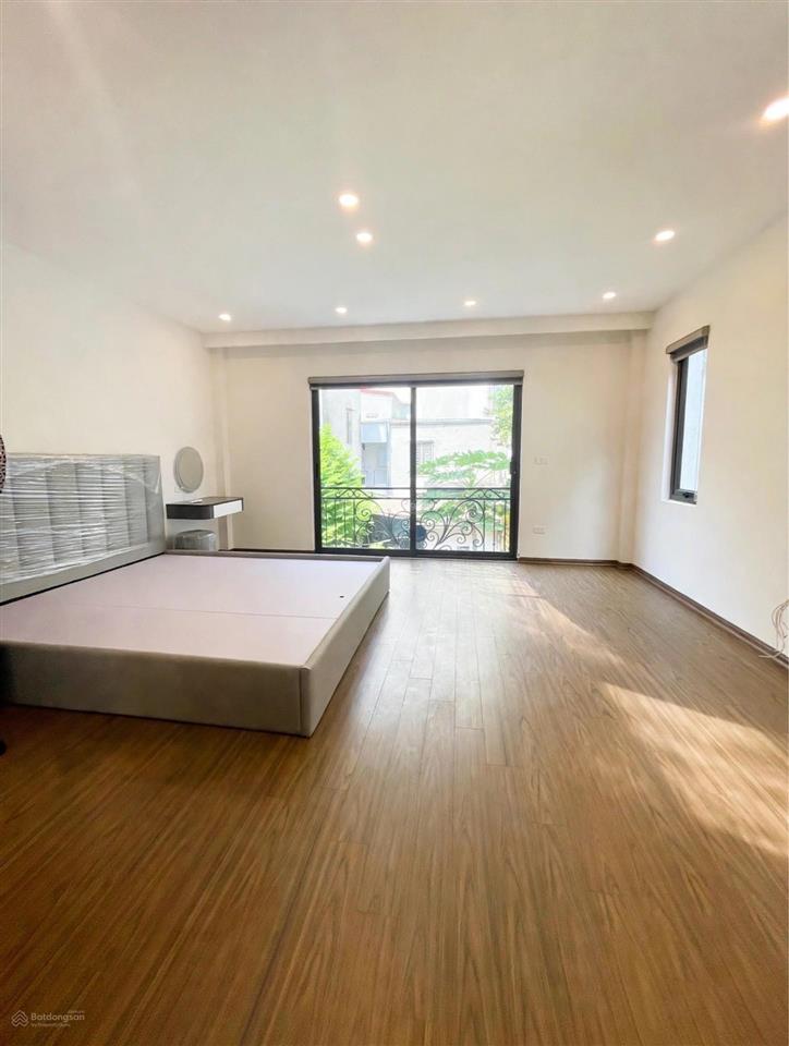 Bán nhà trung tâm thạch bàn long biên 59m 5 tầng thang máy ô tô đỗ cửa giá hơn 8 tỷ