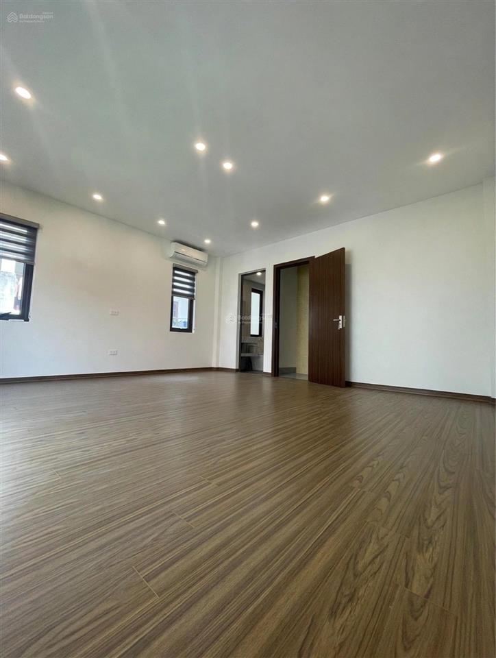 Bán nhà trung tâm thạch bàn long biên 59m 5 tầng thang máy ô tô đỗ cửa giá hơn 8 tỷ