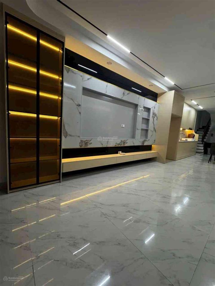 Bán nhà 6 tầng thang máy thạch bàn, long biên full nội thất ô tô tránh sổ đỏ chính chủ