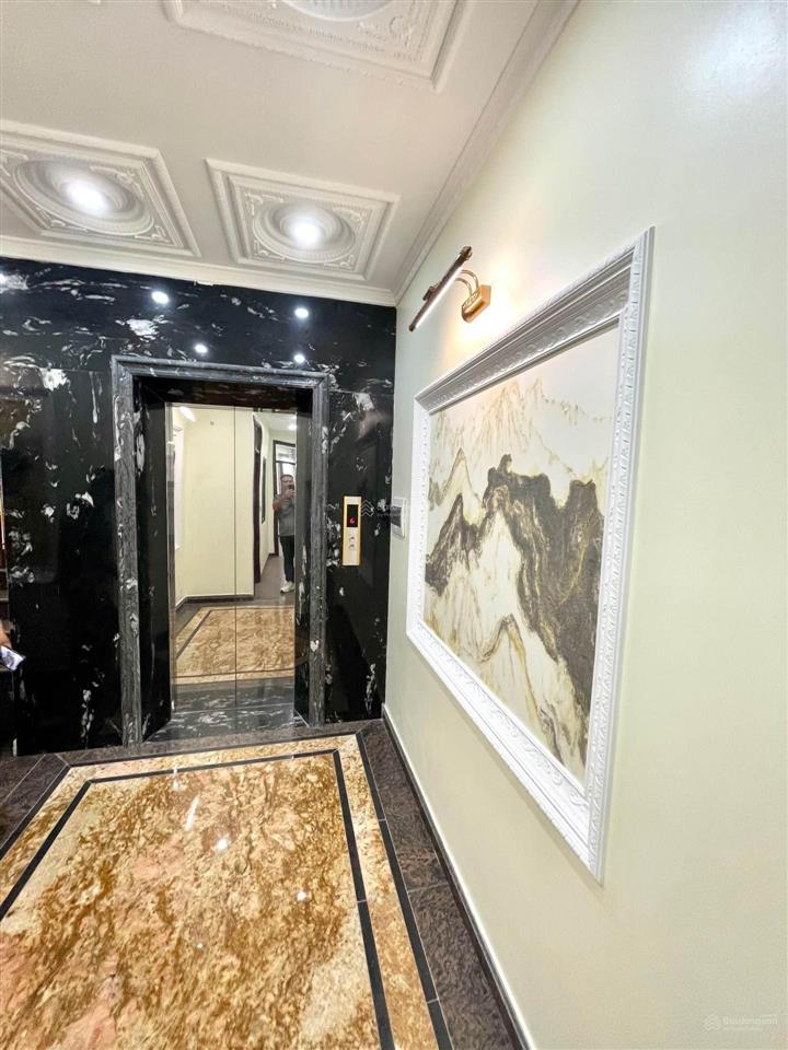 Chủ cần tiền bán gấp biệt thự long biên 80m, 6 tầng, vị trí đắc địa ô tô tránh vỉa hè kinh doanh
