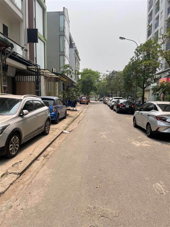 Chủ cần tiền bán gấp biệt thự long biên 80m, 6 tầng, vị trí đắc địa ô tô tránh vỉa hè kinh doanh
