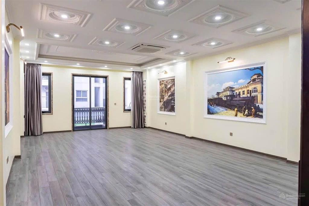 Chủ cần tiền bán gấp biệt thự long biên 80m, 6 tầng, vị trí đắc địa ô tô tránh vỉa hè kinh doanh