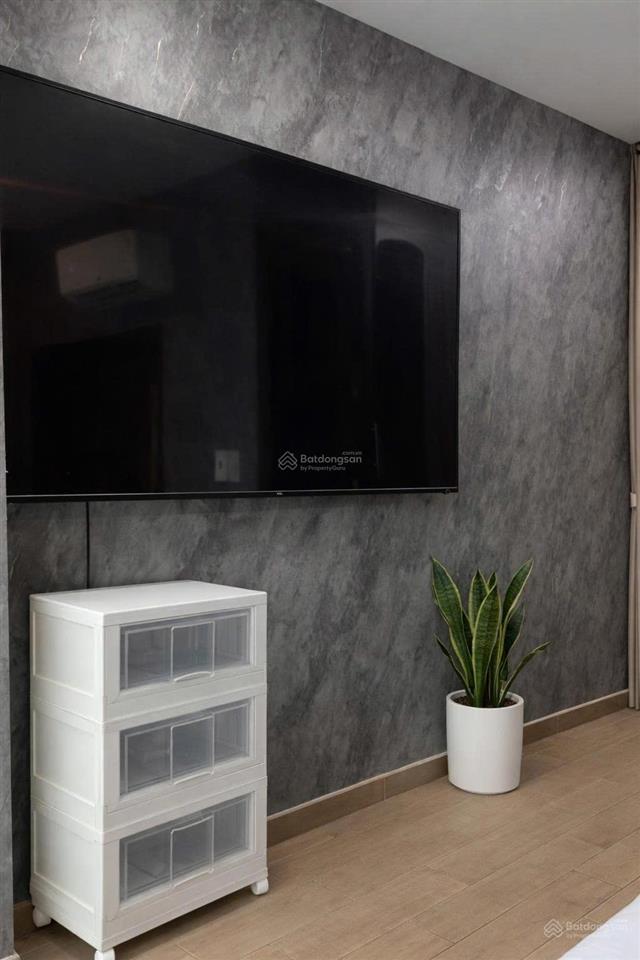 Cho thuê căn hộ dịch vụ q1  lê thánh tôn, 2 phút tới chợ bến thành  full nội thất đẹp  10 triệu