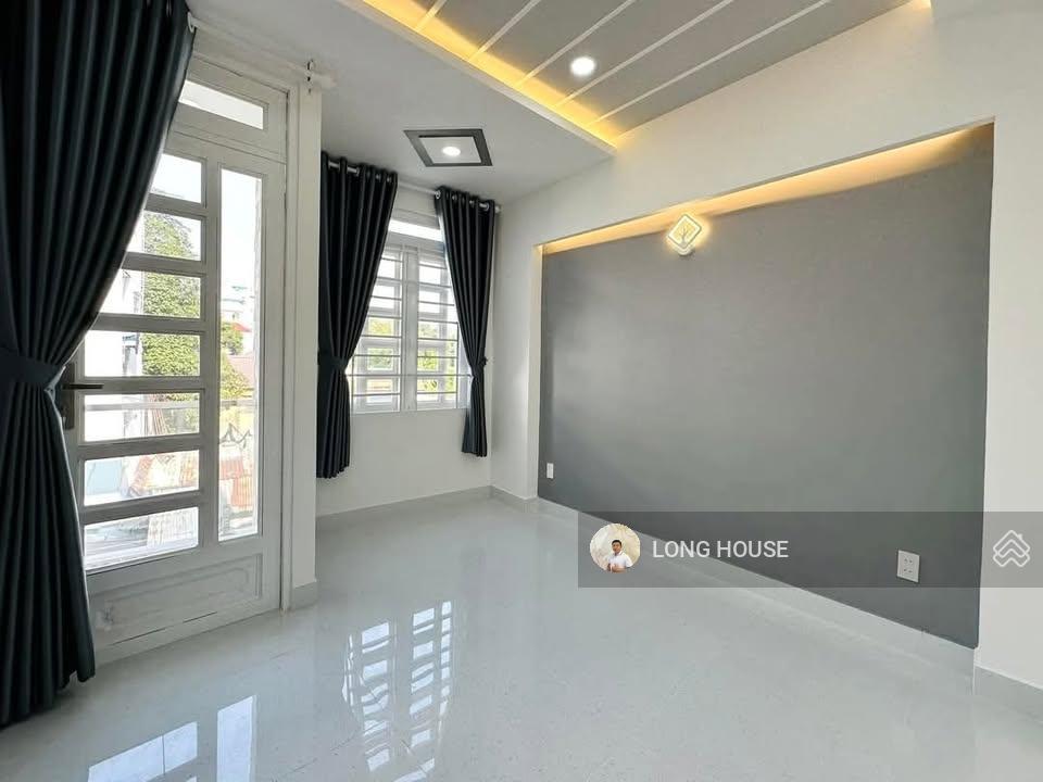 Nhà 4 tầng mới 37m2 với 4 phòng ngủ 30m ra mặt tiền hoa sứ  khu phan xích long.