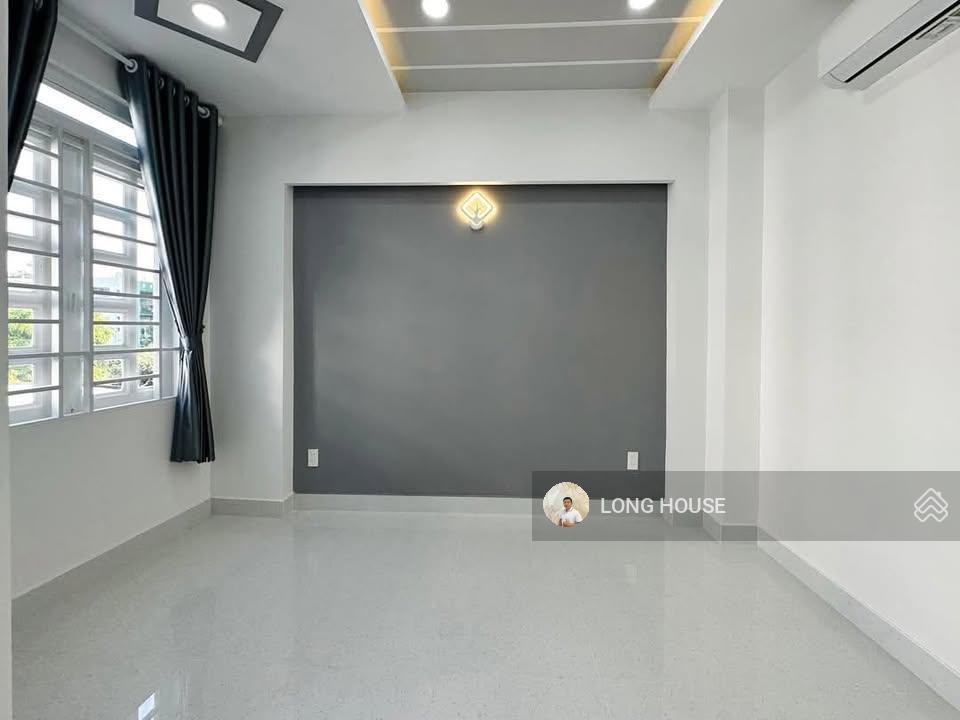 Nhà 4 tầng mới 37m2 với 4 phòng ngủ 30m ra mặt tiền hoa sứ  khu phan xích long.