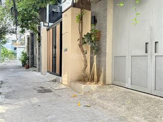 Khuôn đất 78m2, sổ vuông a4, gần mặt tiền ngay nơ trang long  lê quang định