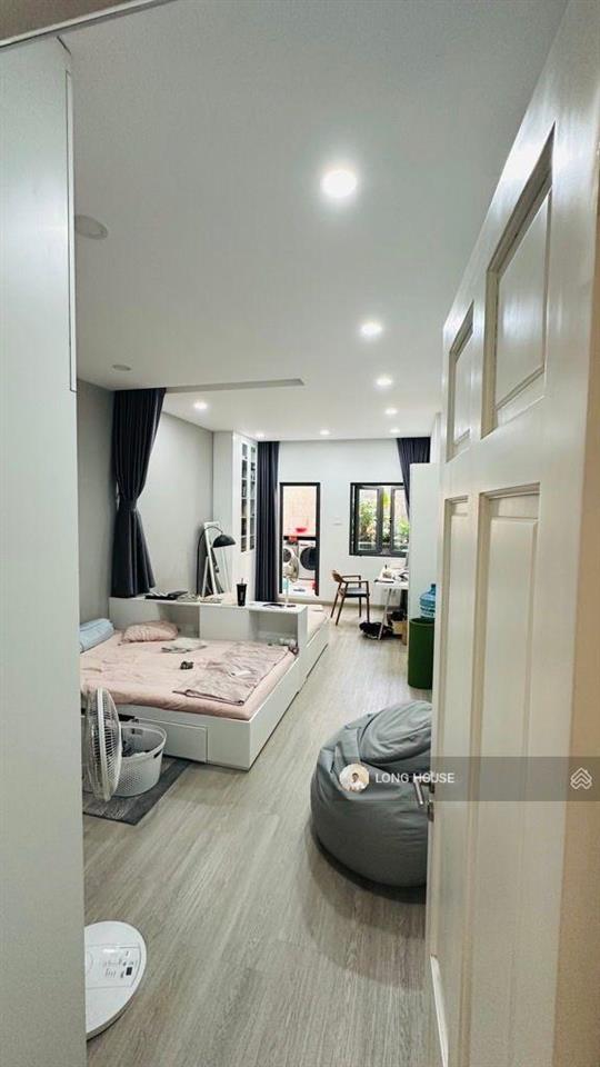 Nhà 3 tầng, 90m còn mới cứng, hẻm oto vào nhà ngay cộng hoà hoàng hoa thám