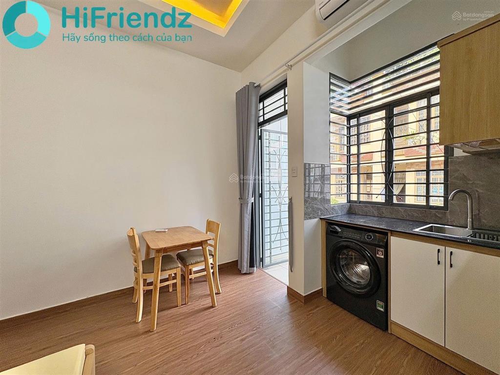 Căn hộ ban công full nội thất ngay landmark 81