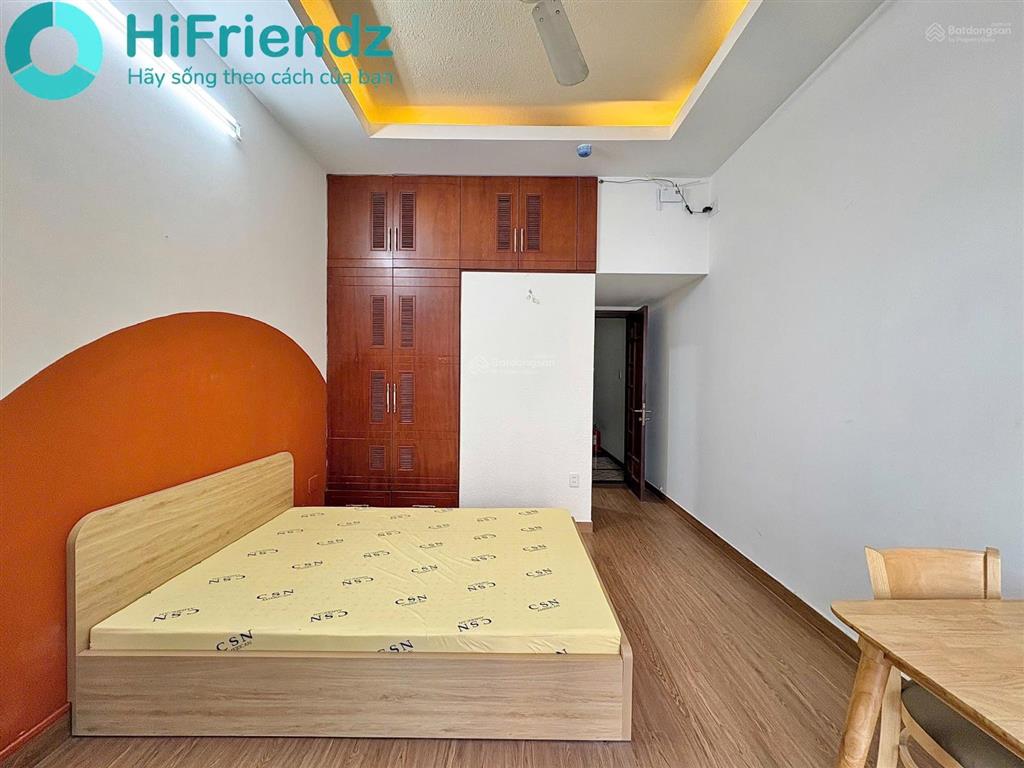 Căn hộ ban công full nội thất ngay landmark 81