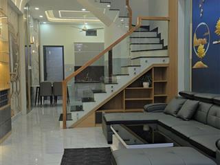 Nhà quận 9 cho gia đình  đủ phòng, giá tốt, ở ngay