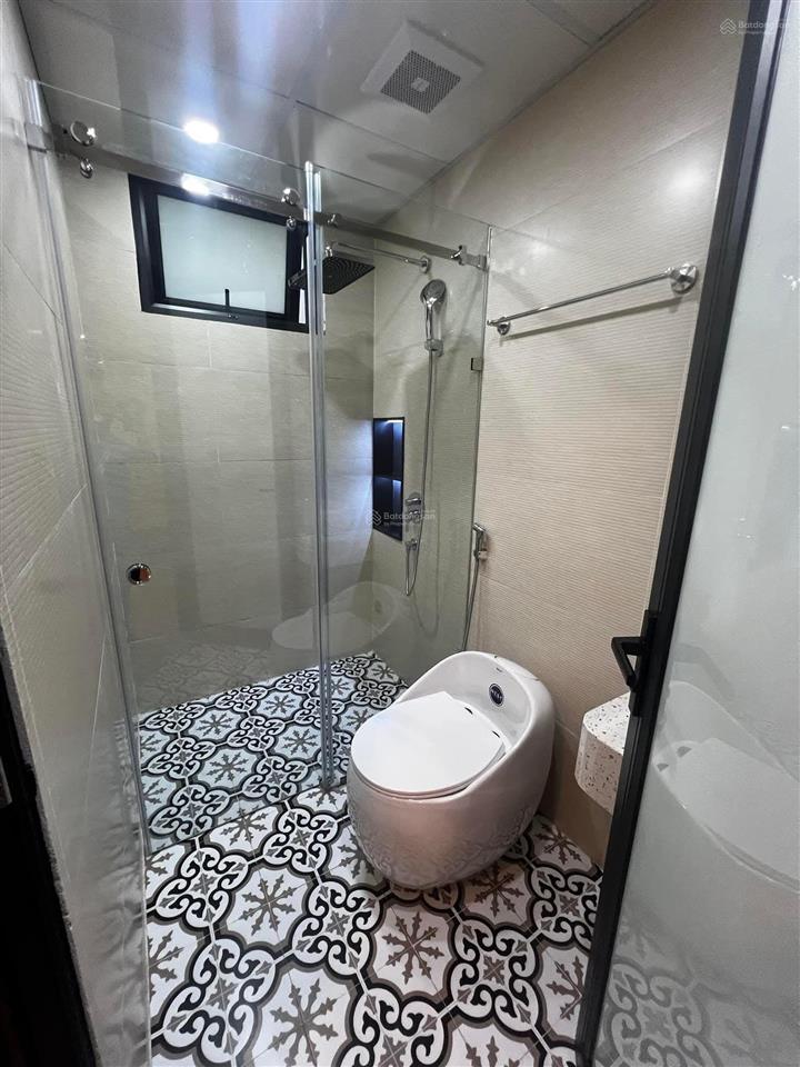 Nhà phố quan nhân  oto 30m  ngõ nông  thang máy  6 tầng
