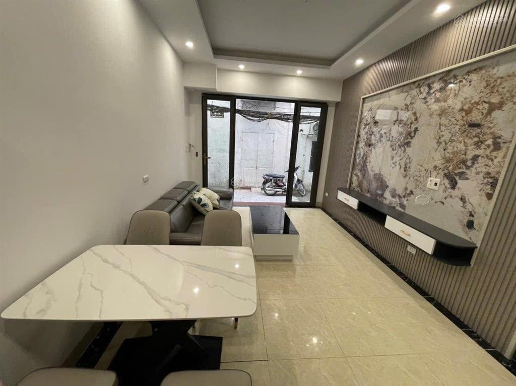 Nhà lô góc phố bùi xương trạch  gần hồ đầm hồng  oto 50m  3 gác đỗ  5 tầng
