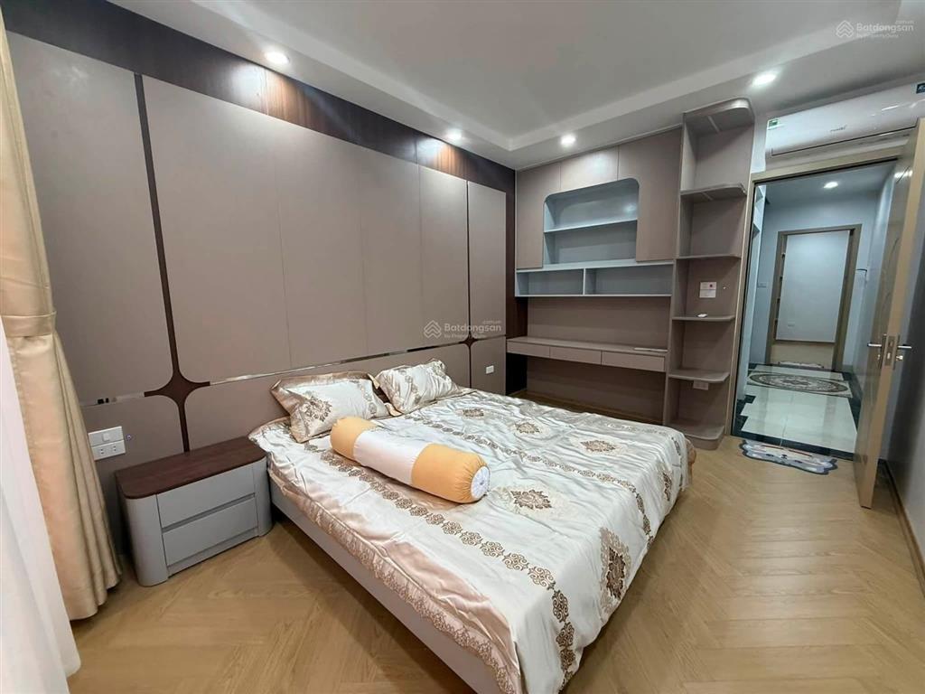 Bán nhà phố khương trung  ngõ nông  ô tô 30m  thang máy  5 tầng