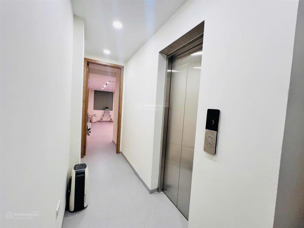 Bán nhà pháo đài láng, đống đa, ngõ ô tô tránh nhau, kinh doanh 56m², 6 tầng thang máy, giá 23 tỷ