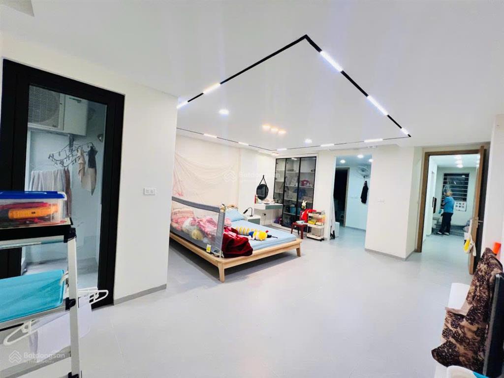 Bán nhà pháo đài láng, đống đa, ngõ ô tô tránh nhau, kinh doanh 56m², 6 tầng thang máy, giá 23 tỷ