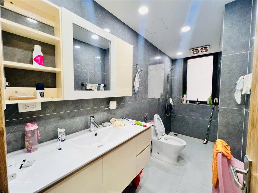 Bán nhà pháo đài láng, đống đa, ngõ ô tô tránh nhau, kinh doanh 56m², 6 tầng thang máy, giá 23 tỷ