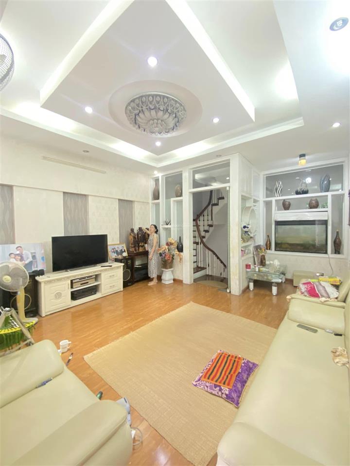 Chính chủ bán nhà phân lô, láng hạ, đống đa, 52,5m 4 tầng 1 tum hướng đông nam giá 23 tỷ