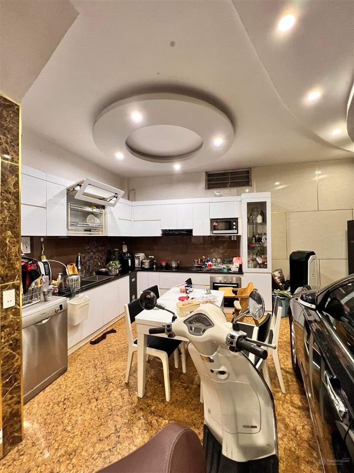 Chính chủ nhờ bán độc quyền nhà trần quang diệu đống đa, phân lô, oto đỗ cửa, 62m 5 tầng giá 24 tỷ