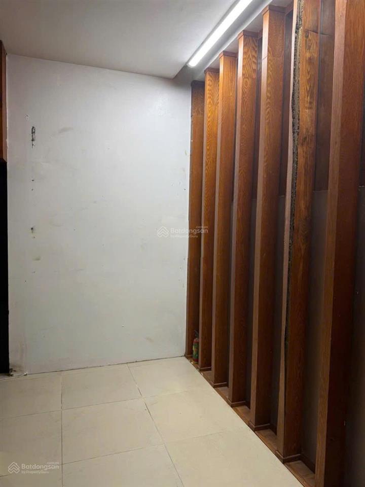 Cho thuê nhà hoàng cầu đống đa 50m2 5 tầng 8 phòng ô tô đỗ cửa 30 triệu/1 tháng