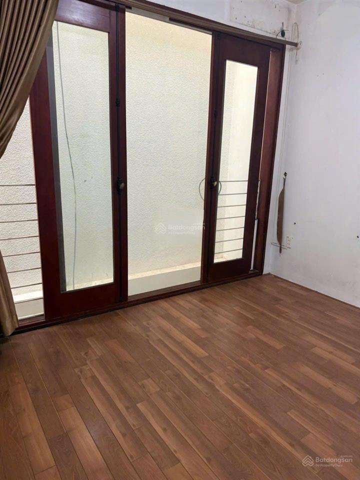 Cho thuê nhà hoàng cầu đống đa 50m2 5 tầng 8 phòng ô tô đỗ cửa 30 triệu/1 tháng