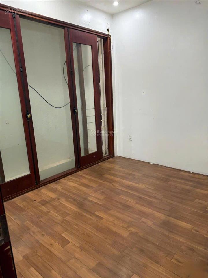 Cho thuê nhà hoàng cầu đống đa 50m2 5 tầng 8 phòng ô tô đỗ cửa 30 triệu/1 tháng