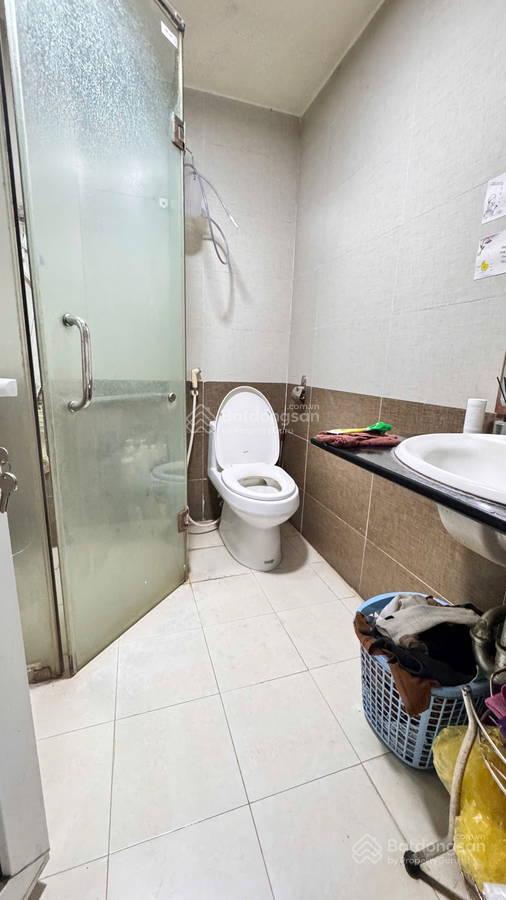 Tôi cần bán căn nhà ngõ 97 văn cao đẹp phố, dt 51m2, 5t kiên cố, sổ chính chủ, 2 thoáng, 18 tỷ