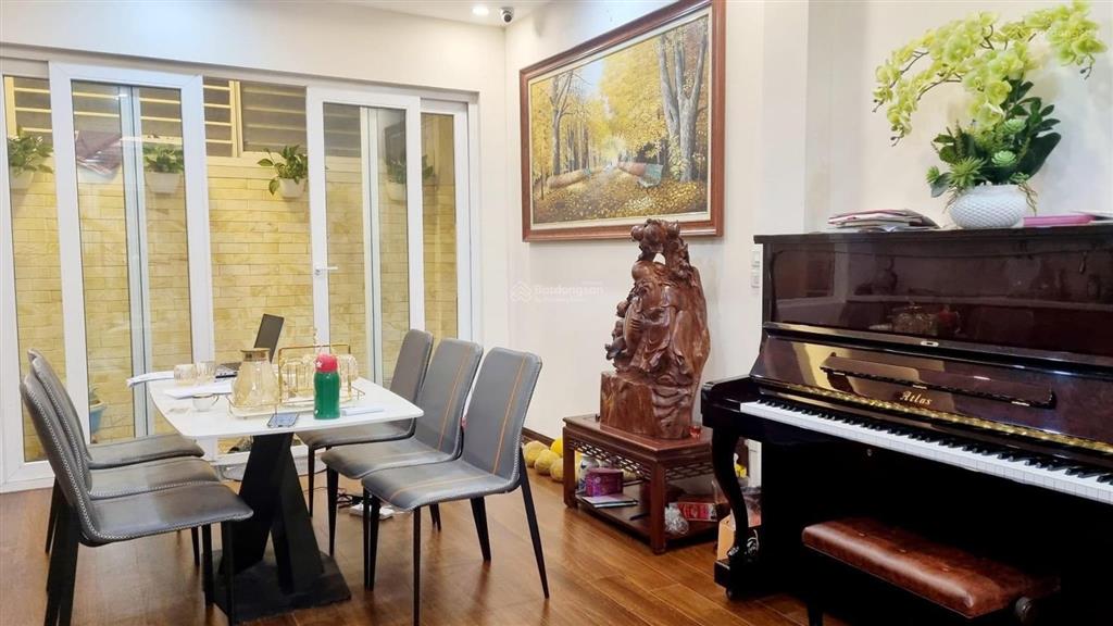 Gia đình tôi bán nhà trần quang diệu, đống đa, ngõ ô tô đỗ cửa, diện tích 56m², 6 tầng, giá 19,5 tỷ