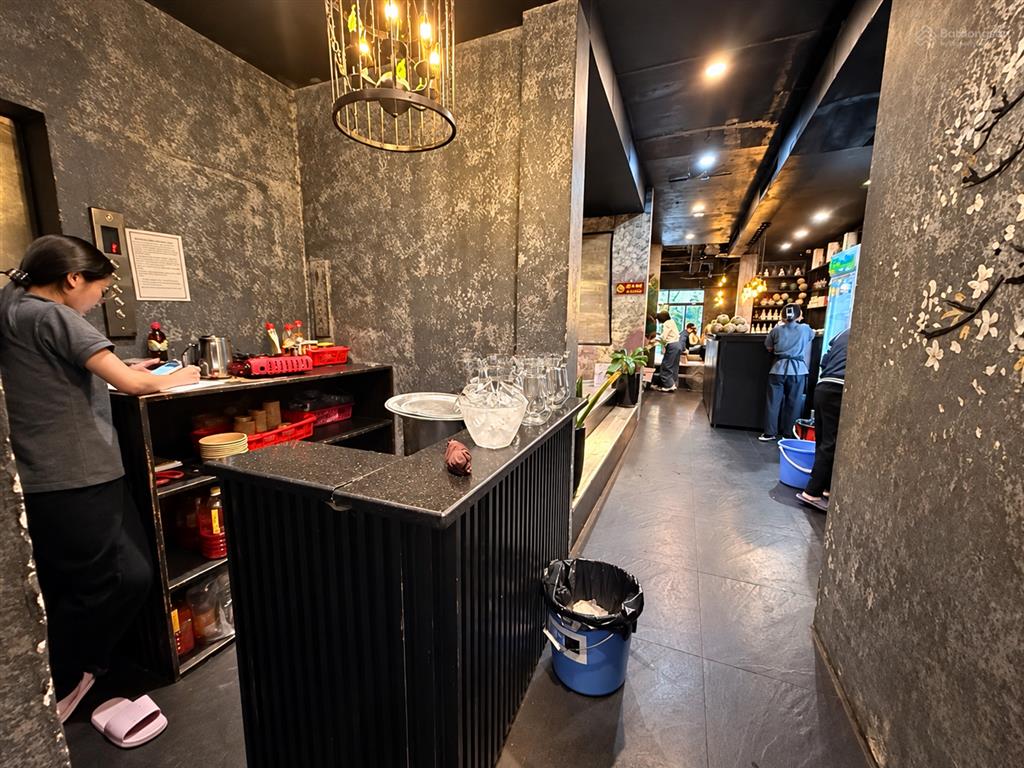 Cho thuê tòa mặt phố triệu việt vương, hai bà trưng, khu vip 133m² 7 tầng, mt 6m, 180 triệu/tháng