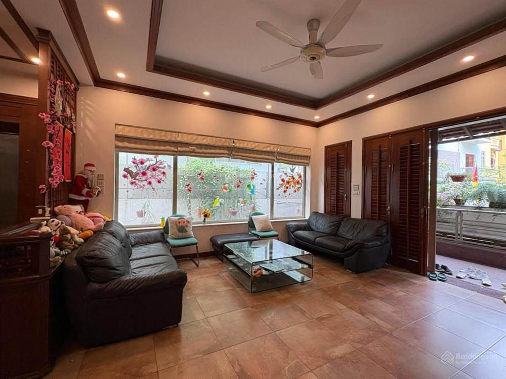Bán biệt thự vườn đào, tây hồ, 230,9m², mặt tiền 15m, 6 tầng 1 hầm, gara, view vườn hoa, 140 tỷ