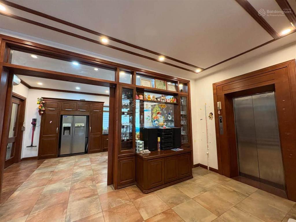 Bán biệt thự vườn đào, tây hồ, 230,9m², mặt tiền 15m, 6 tầng 1 hầm, gara, view vườn hoa, 140 tỷ