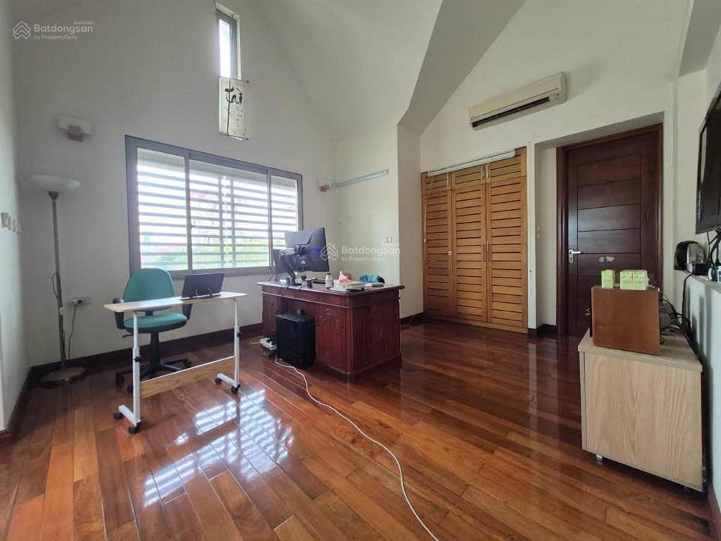Bán biệt thự vườn đào, tây hồ, 230,9m², mặt tiền 15m, 6 tầng 1 hầm, gara, view vườn hoa, 140 tỷ