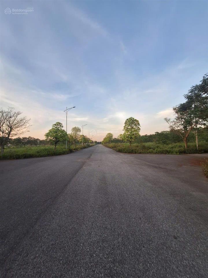 Chính chủ bán liền kề minh giang 3  new city mê linh giá ô góc 107m2 giá 43tr/m2  0988 157 ***