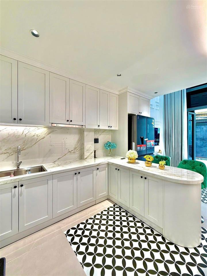 Nhà mới đón tết  cạnh khu phan xích long  sát mặt tiền  full nội thất  chỉ 7.x tỷ tl