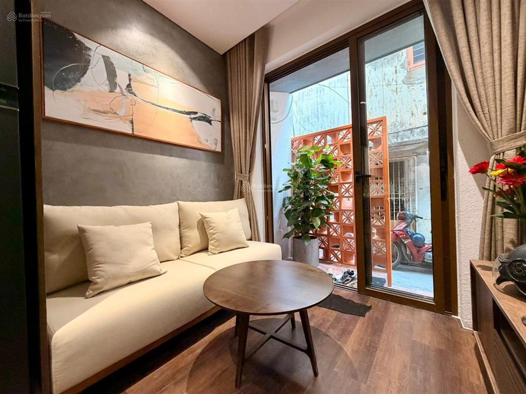 Homestaycạnh phan xích long  giáp quận 1  full nội thất  vào ở ngay  hơn 5 tỷ xíu xiu