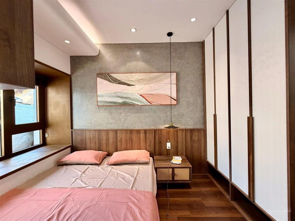 Homestaycạnh phan xích long  giáp quận 1  full nội thất  vào ở ngay  hơn 5 tỷ xíu xiu