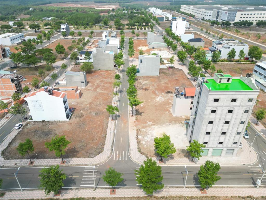 Thanh lý nền suất nội bộ f0  chỉ 8,8 triệu/m2  diện tích 125m2, đường rộng 28m32m đẹp dự án