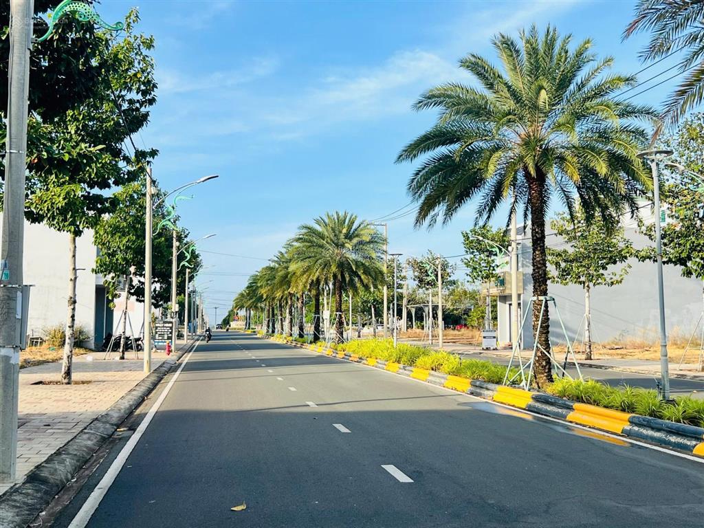 Thanh lý nền suất nội bộ f0  chỉ 8,8 triệu/m2  diện tích 125m2, đường rộng 28m32m đẹp dự án