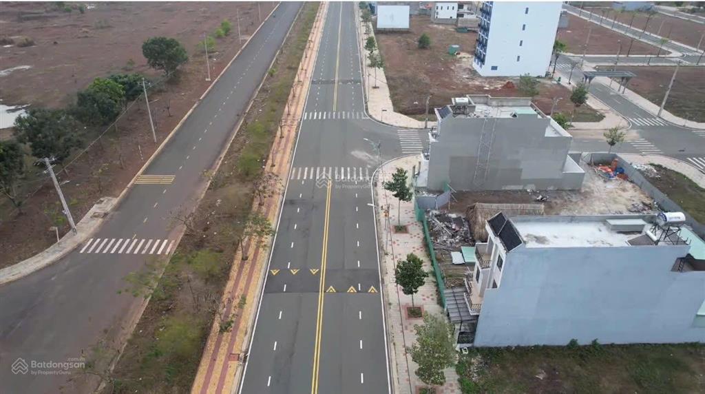 Bán nền góc 2 mặt tiền trung tâm, cạnh công viên lớn, trường học, kcn 122,3 ha, sổ sẵn, xây tự do