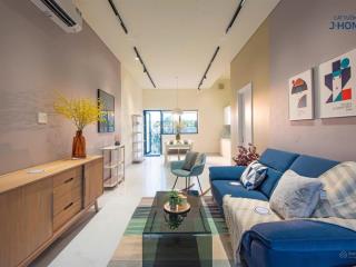 Bán gấp căn nhà 3 tầng, có nội thất, 176m² sử dụng, nhà hoàn thiện, có gara xe oto, sân thượng