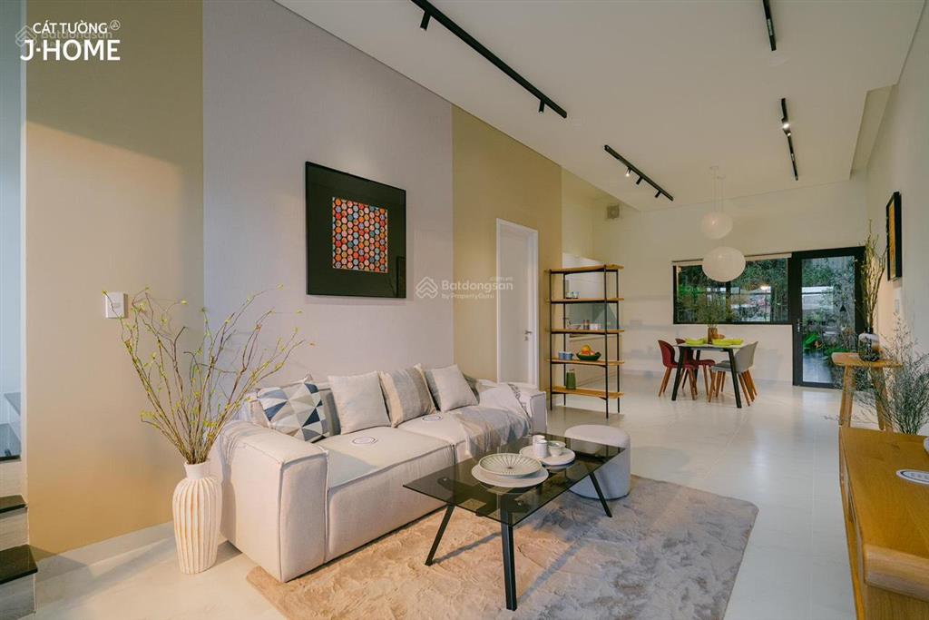 Bán căn vị trí vip 2 tầng, 81m2, 2pn, 2wc, có gara xe ô tô, có sân vườn nhật
