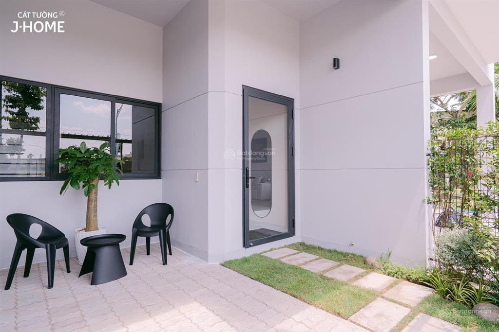 Bán căn vị trí vip 2 tầng, 81m2, 2pn, 2wc, có gara xe ô tô, có sân vườn nhật