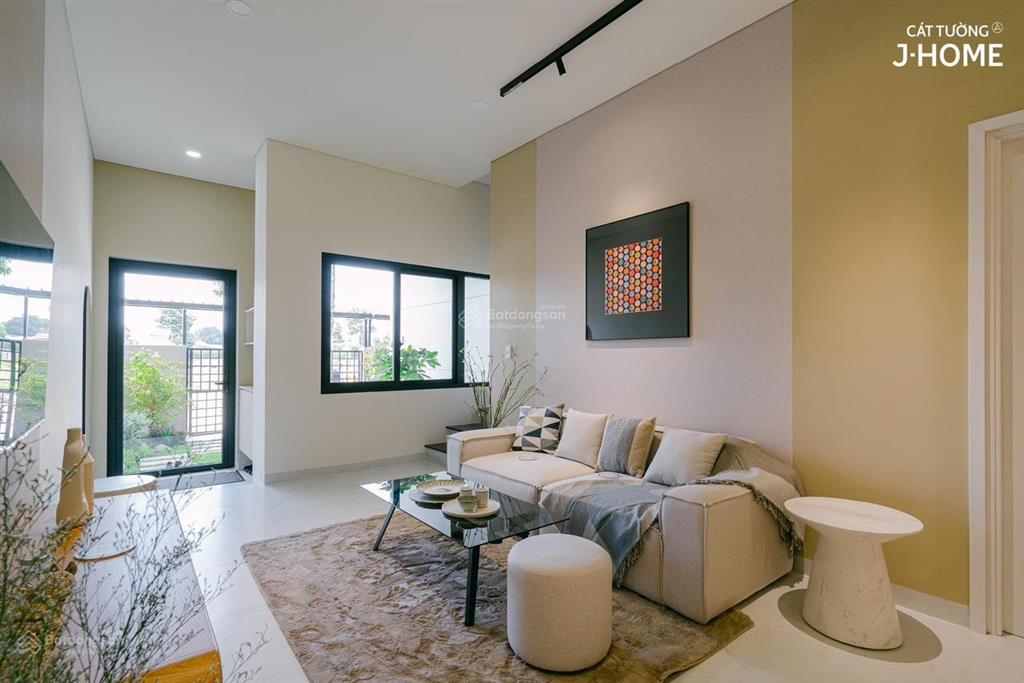 Bán căn vị trí vip 2 tầng, 81m2, 2pn, 2wc, có gara xe ô tô, có sân vườn nhật