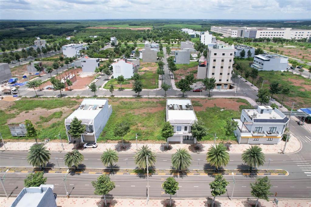 Chính chủ gửi bán nhanh nền 87,5m2, cạnh công viên, giá 800 triệu sạch đẹp, sổ sẵn, công chứng ngay