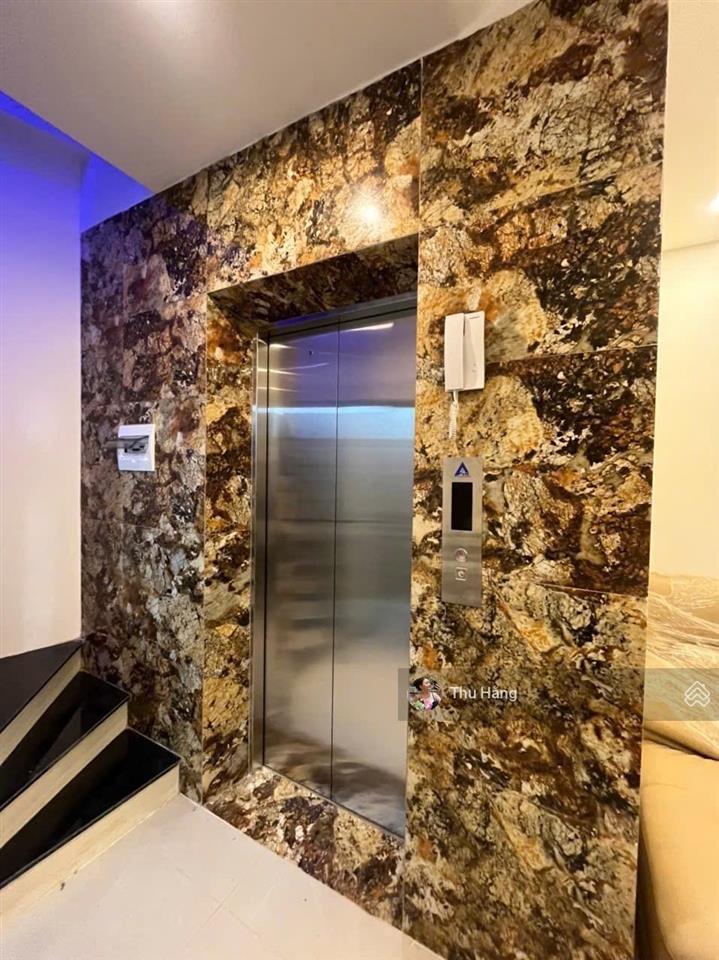 Sốc  5,x tỷ nhà thang máy chạy vèo vèo  góc  ô tô bắc từ liêm  khách nào đến xem cũng ngất