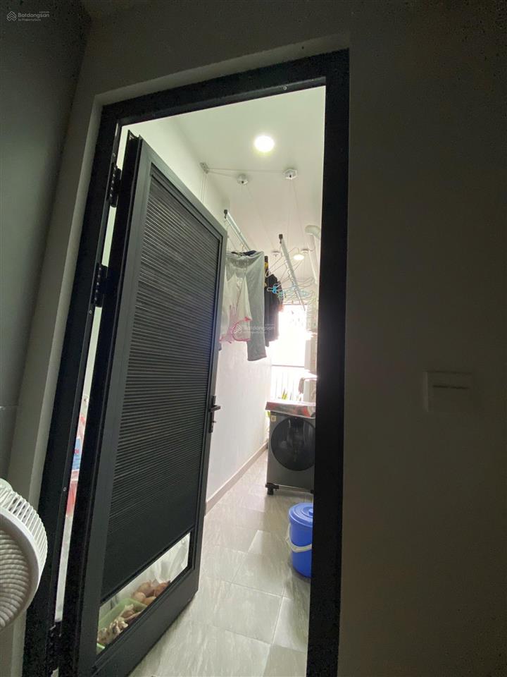 Chính chủ cho thuê căn 2 pngủ tòa tropical ban công mát, full nội thất rất đẹp giá chỉ 11.5 triệu