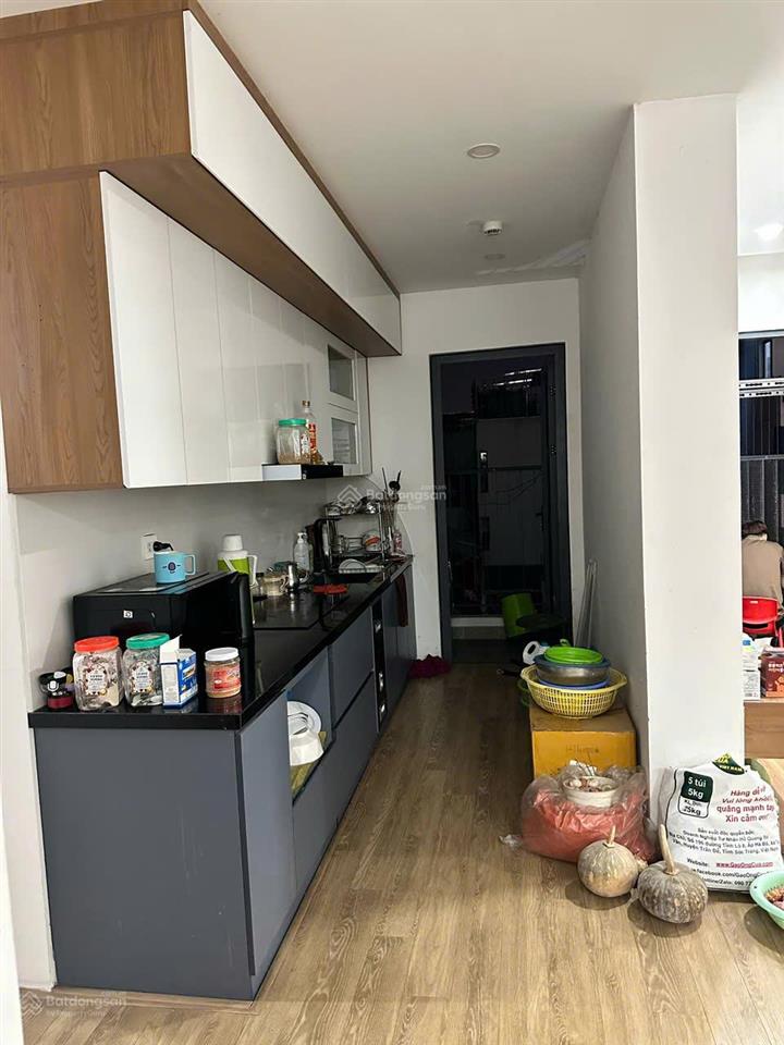 Bán chuyển đổi thấp tầng  bán căn 3 ngủ góc 115m2, nhà 3 phòng rộng đẹp, hướng đông nam