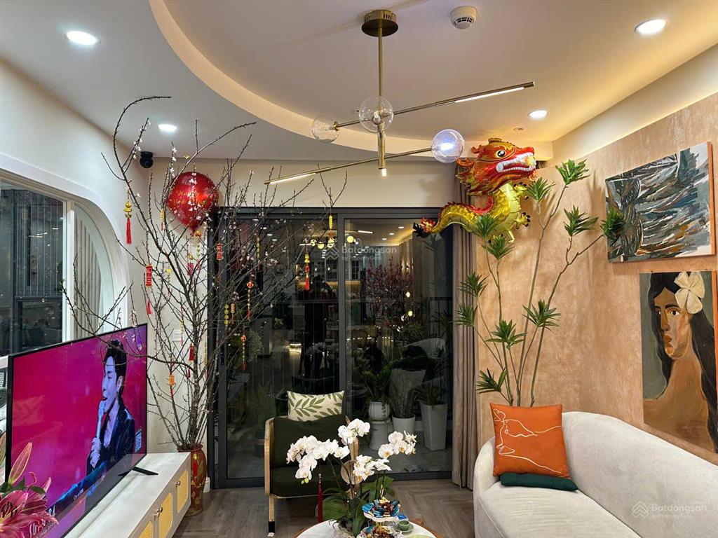 Cần bán căn 2pn 2wc, ban công hướng nam, giá 6,05 tỷ tầng đẹp nhà mới sẵn giao dịch