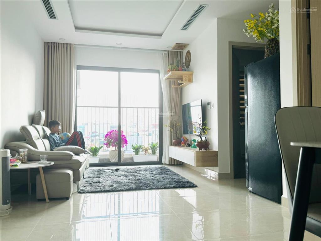 Cần bán căn 2pn  2wc, ban công hướng nam, giá 6,45 tỷ tầng đẹp  nhà mới sẵn giao dịch